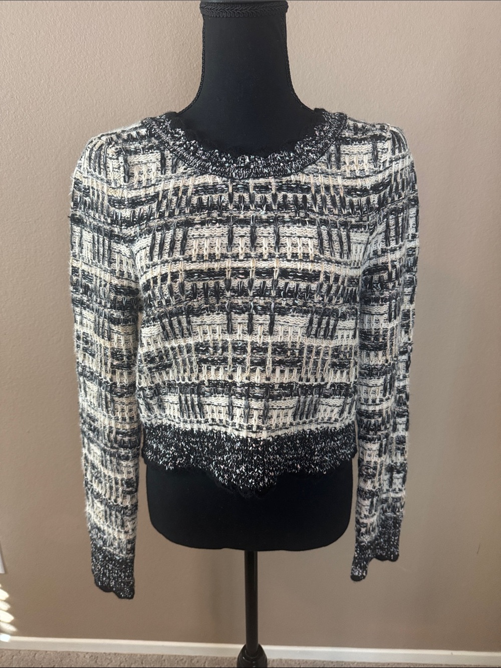 House of Harlow 1960 Black and Cream Textured Cropped Sweater